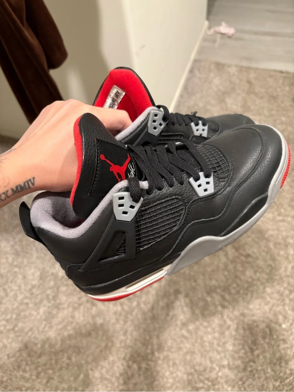 Jordan Men’s Black and Red Retro Basketball Sneakers